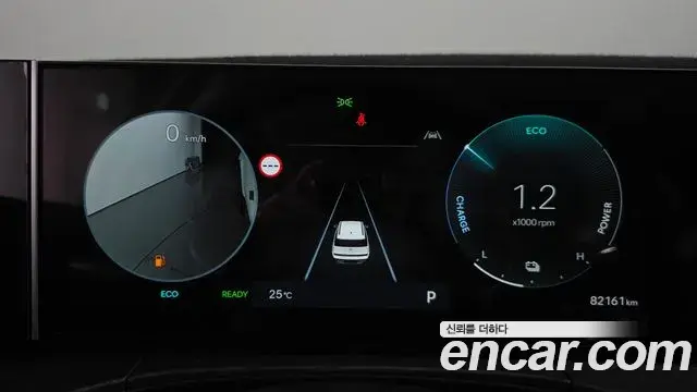 Hyundai Santa Fe 2023 — Фото 8/20