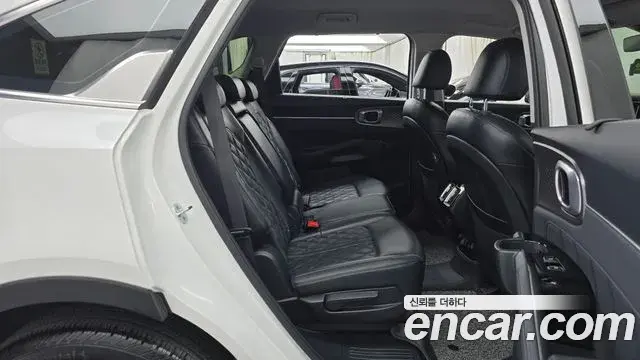 Kia Sorento 2022 — Фото 11/20