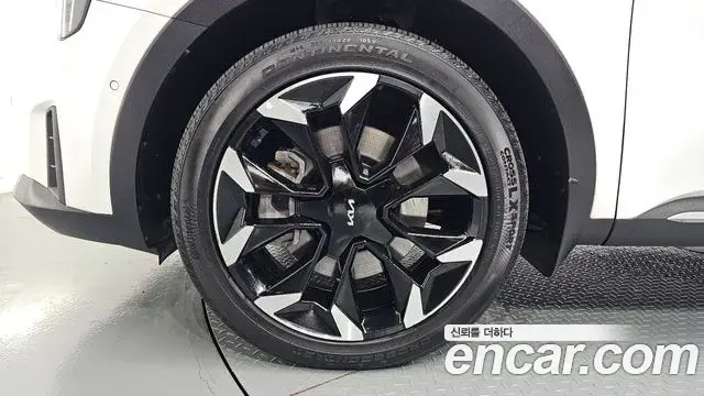Kia Sorento 2023 — Фото 5/20