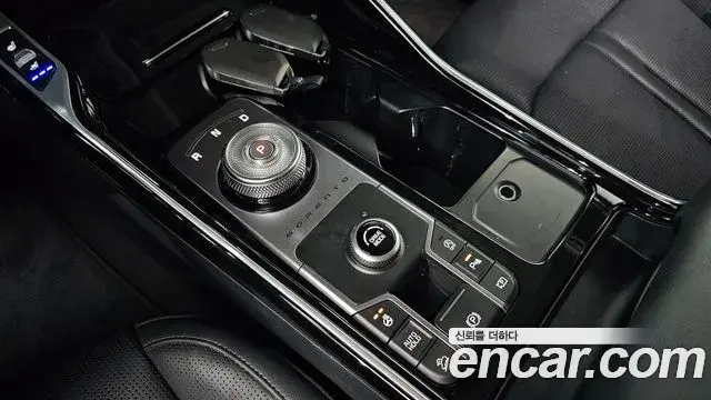 Kia Sorento 2023 — Фото 9/20