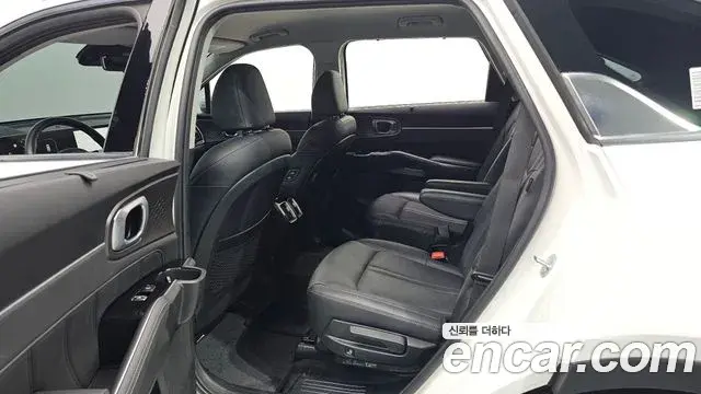 Kia Sorento 2023 — Фото 11/20