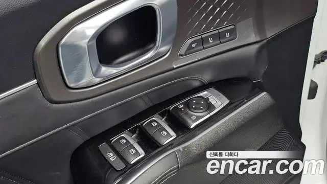 Kia Sorento 2023 — Фото 18/20