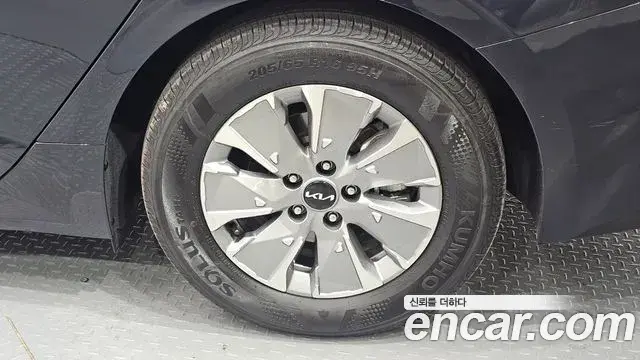 Kia K5 2026 — ფოტო 23/30