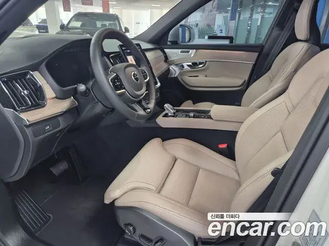 Volvo XC90 2025 — Фото 9/17