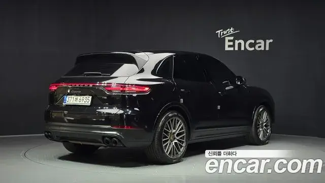 Porsche Cayenne 2022 — Фото 2/20
