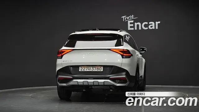 Kia Sportage 2021 — Фото 4/20