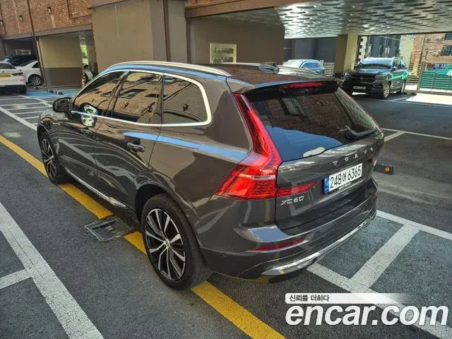 Volvo XC60 2023 — Фото 5/20