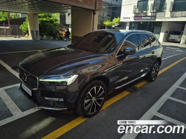 Volvo XC60 2023 — Фото 6/20
