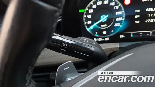 Kia K8 2021 — Şəkil 9/31