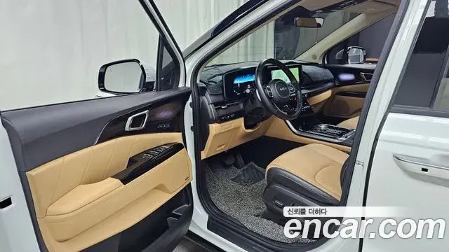 Kia Carnival 2023 — Фото 10/20