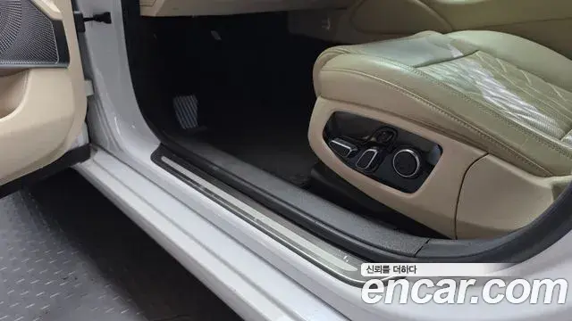 Kia The K9 2022 — ფოტო 4/34