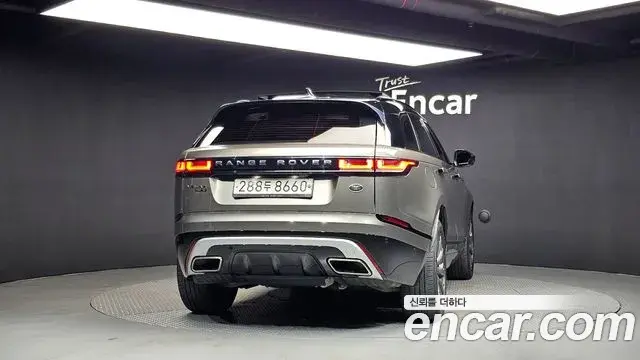 Land Rover Range Rover Velar 2019 — ფოტო 19/20