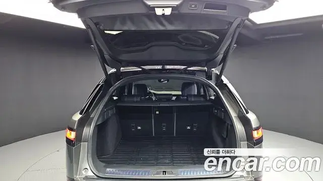 Land Rover Range Rover Velar 2019 — ფოტო 8/20