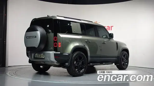 Land Rover Defender 2020 — Фото 2/20