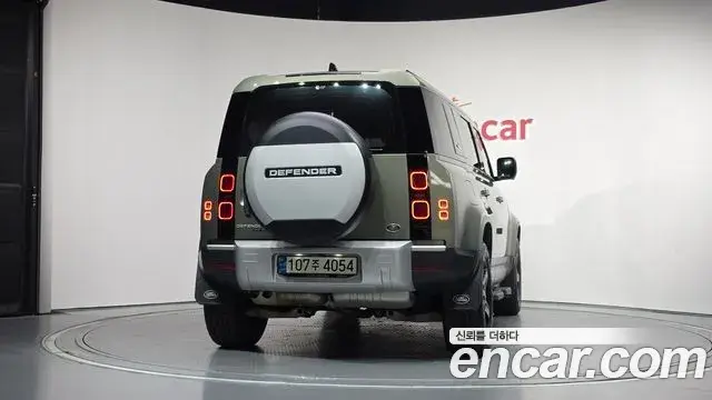 Land Rover Defender 2020 — Фото 4/20