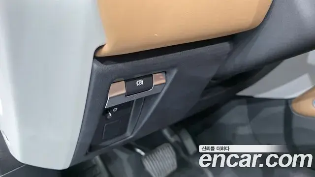 Land Rover Defender 2025 — Фото 20/20