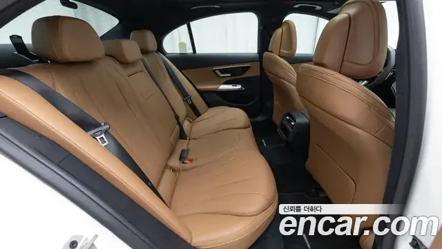 Mercedes-Benz E-Class 2026 — Photo 8/20