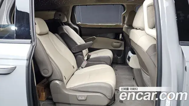 Kia Carnival 2024 — Photo 11/20