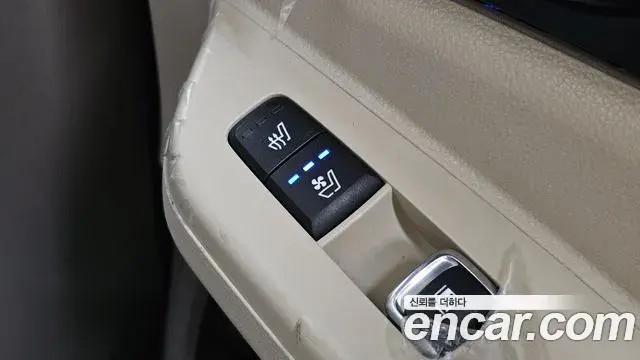 Kia Carnival 2024 — Photo 18/20