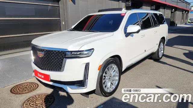 Cadillac Escalade 2021 — ფოტო 30/39