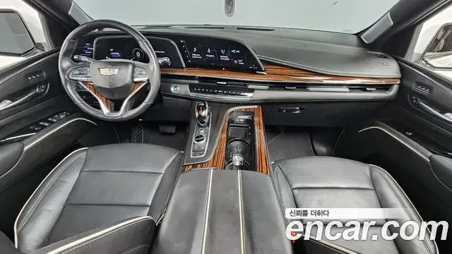 Cadillac Escalade 2021 — ფოტო 32/39