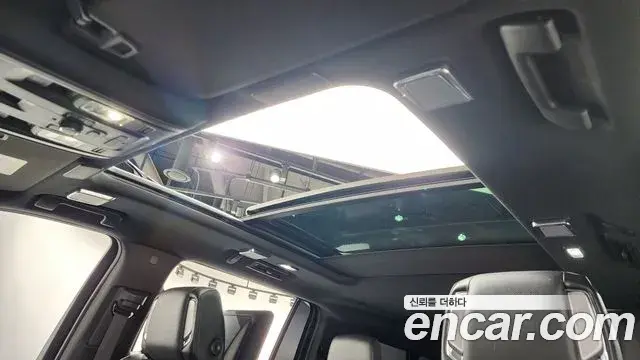 Cadillac Escalade 2021 — ფოტო 17/39