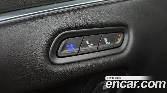 Cadillac Escalade 2021 — ფოტო 15/39