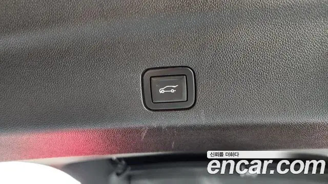 Cadillac Escalade 2021 — ფოტო 35/39