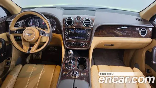 Bentley Bentayga 2018 — Photo 18/47