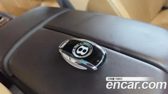 Bentley Bentayga 2018 — Photo 7/47