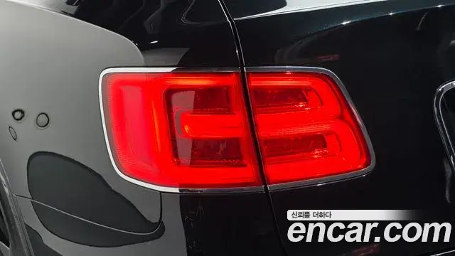 Bentley Bentayga 2018 — Photo 30/47