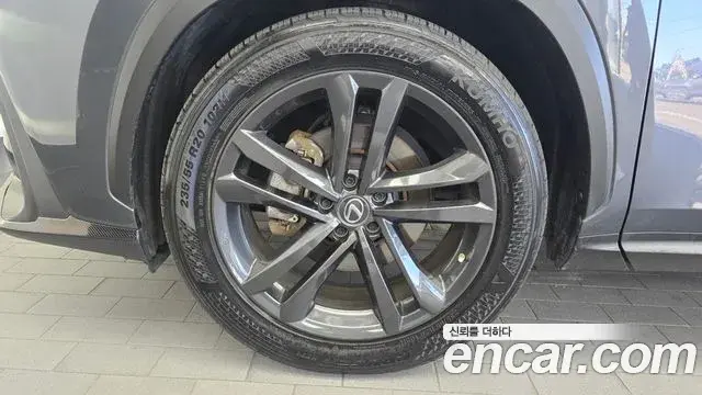 Lexus NX350h 2023 — ფოტო 26/33