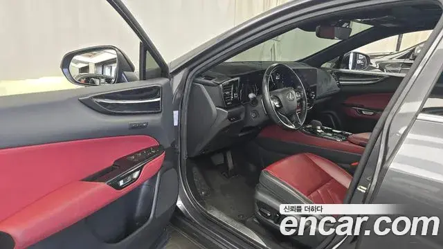 Lexus NX350h 2023 — ფოტო 29/33