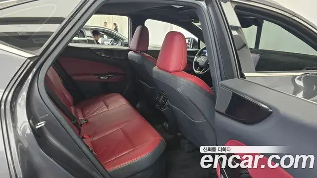 Lexus NX350h 2023 — ფოტო 20/33