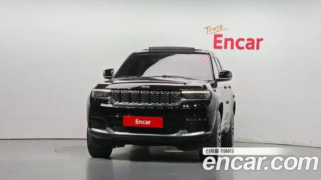 Jeep Grand Cherokee 2021 — Фото 3/20