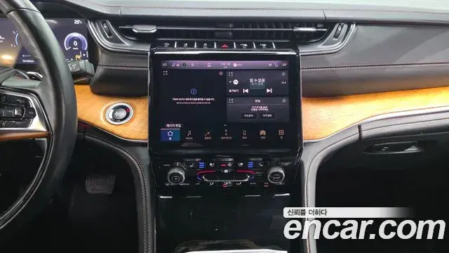 Jeep Grand Cherokee 2021 — Фото 13/20
