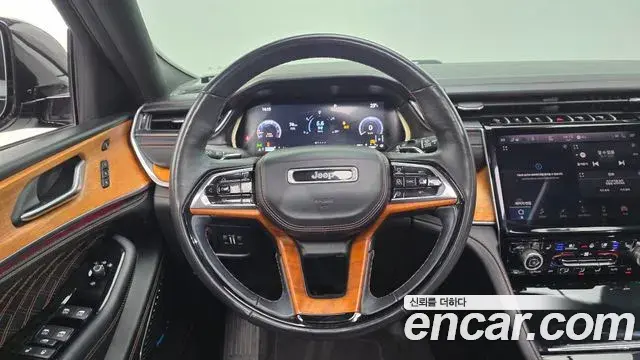 Jeep Grand Cherokee 2021 — Фото 14/20
