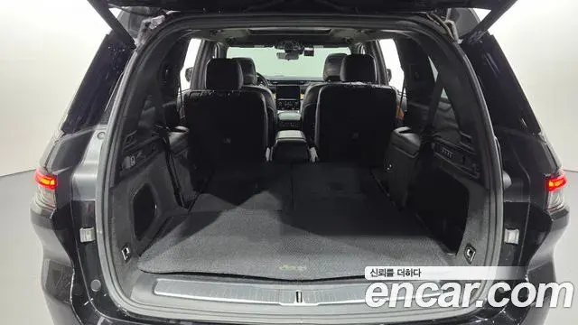 Jeep Grand Cherokee 2021 — Фото 18/20
