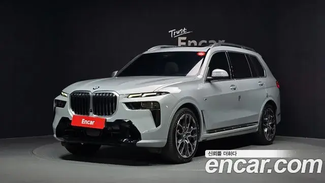 BMW X7 2024 — Фото 1/20