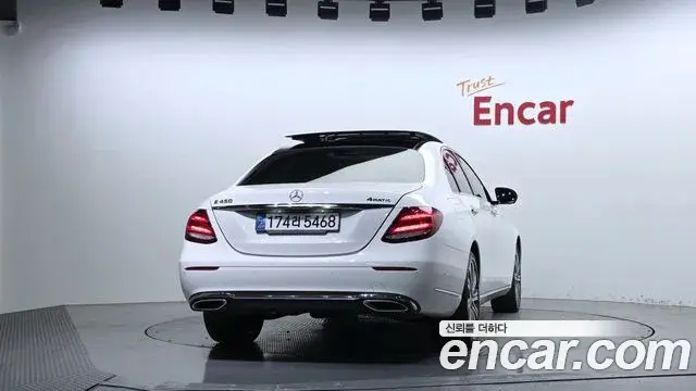 Mercedes-Benz E-Class 2020 — Фото 4/20