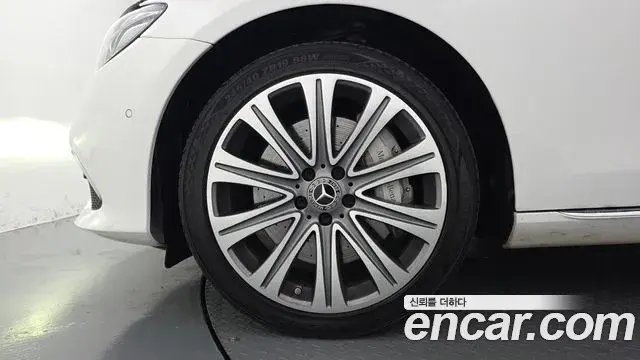 Mercedes-Benz E-Class 2020 — Фото 5/20