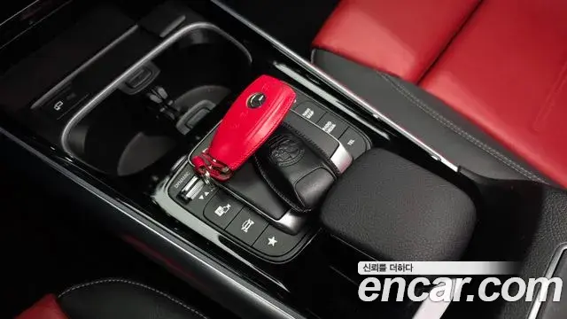 Mercedes-Benz GLA-Class 2022 — Фото 18/20