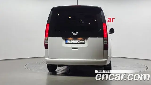 Hyundai Staria 2025 — Фото 3/20