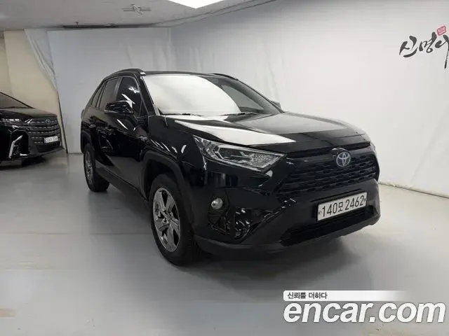 Toyota RAV4 2020 — Photo 3/20