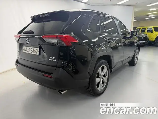Toyota RAV4 2020 — Photo 4/20