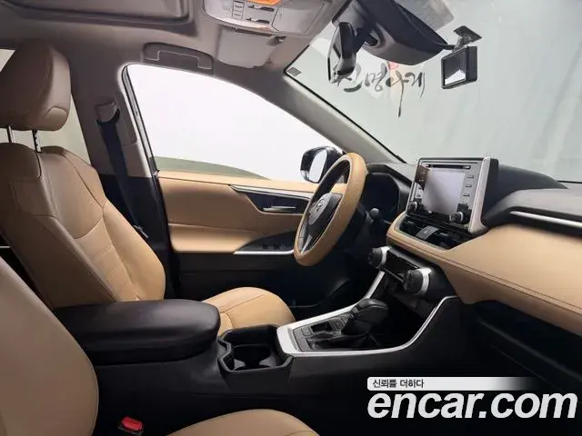 Toyota RAV4 2020 — Photo 14/20