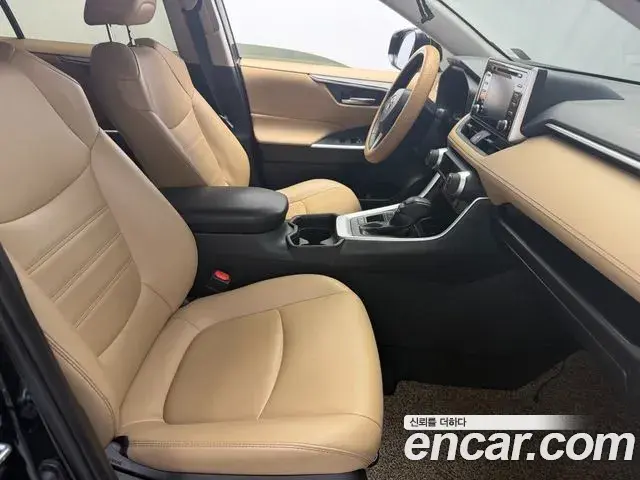 Toyota RAV4 2020 — Photo 15/20