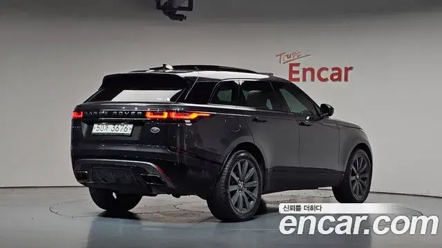 Land Rover Range Rover Velar 2018 — Фото 2/20