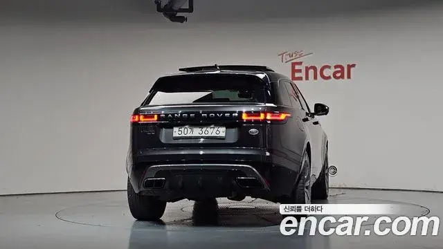 Land Rover Range Rover Velar 2018 — Фото 4/20