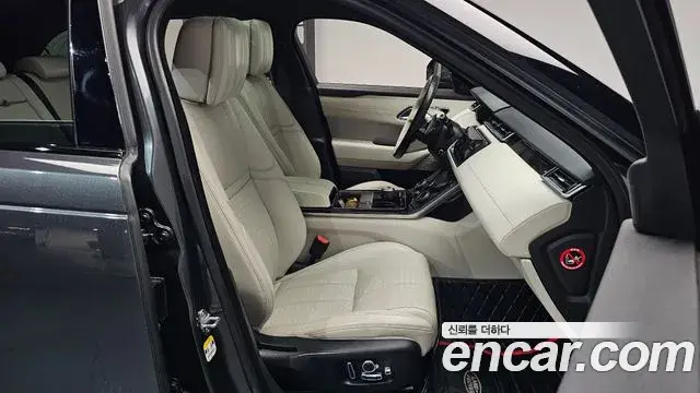 Land Rover Range Rover Velar 2018 — Photo 18/41